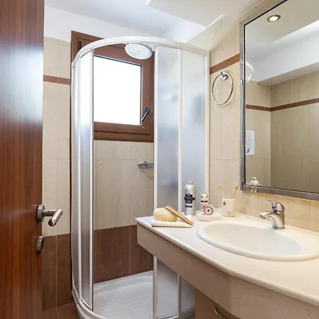 Sunny Kolympia With Private Pool *
